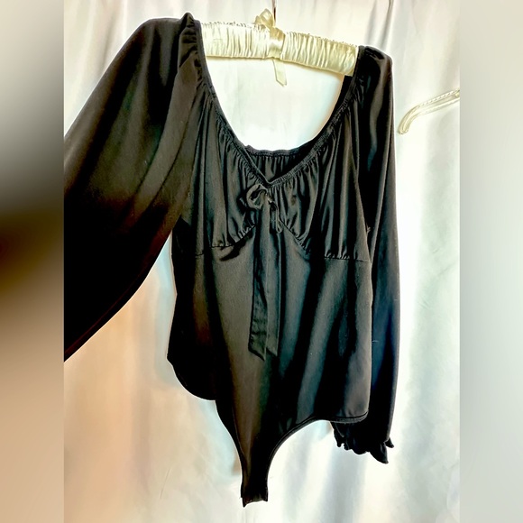 SHEIN Black Bodysuit Peasant Sleeves and Bodice Plus Size 3X Long  Sleeves Bow - Picture 5 of 8